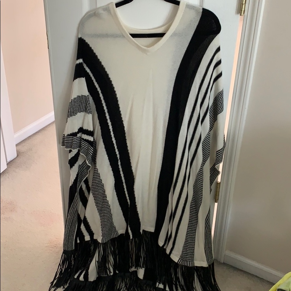Alice and Olivia soft sweater poncho